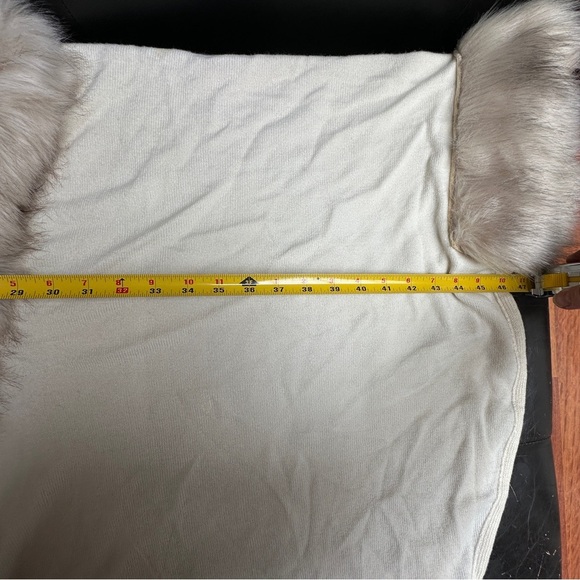 Dolce Cabo Cream Faux Fur Trim Poncho One Size - Picture 10 of 12